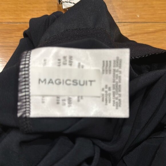 NWT Magicsuit women’s black tankini top size 18W. - Picture 7 of 11